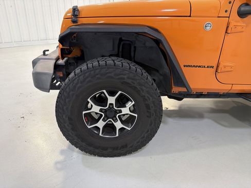 Used 2013 Jeep Wrangler Sport AWD/4WD image 9