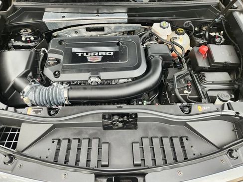 Used 2025 Cadillac XT4 Premium Luxury FWD image 31