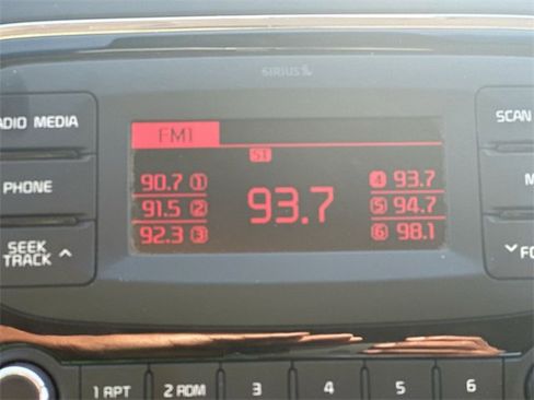 Used 2017 Kia Forte LX image 39