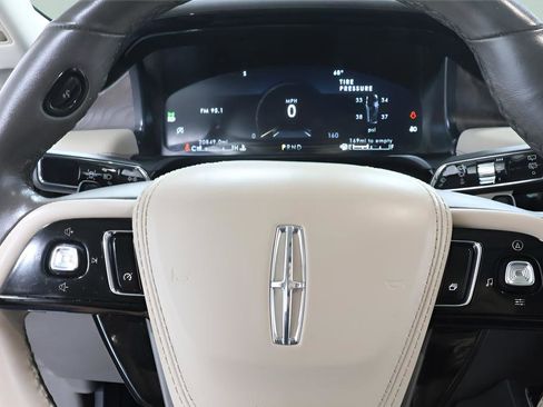 Used 2023 Lincoln Aviator Reserve AWD/4WD image 12