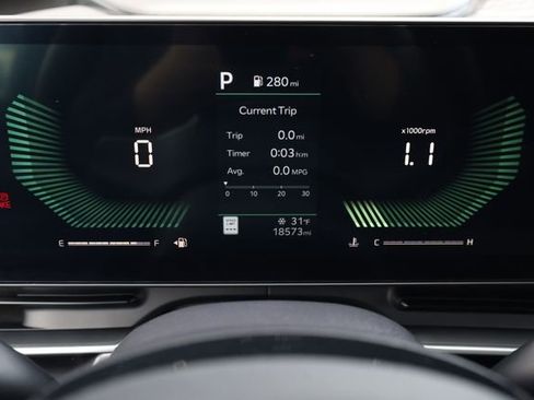 Certified 2025 Kia Carnival image 16