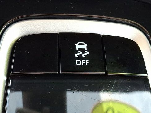 Used 2025 Toyota Corolla LE FWD image 24