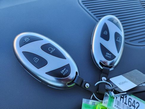 Certified 2025 Hyundai Kona SE image 36