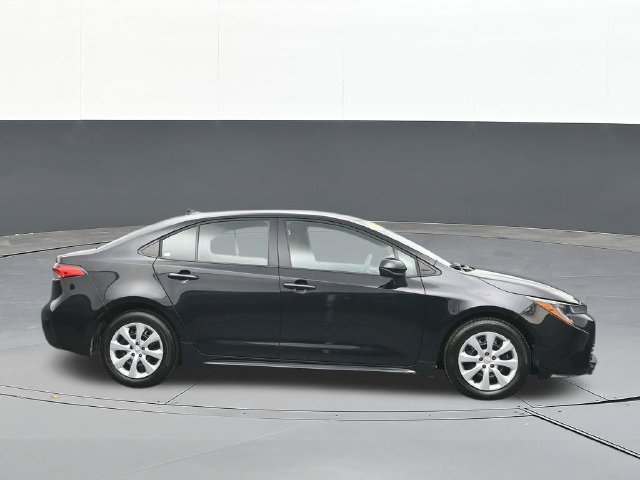 Used 2026 Toyota Corolla LE FWD image 17