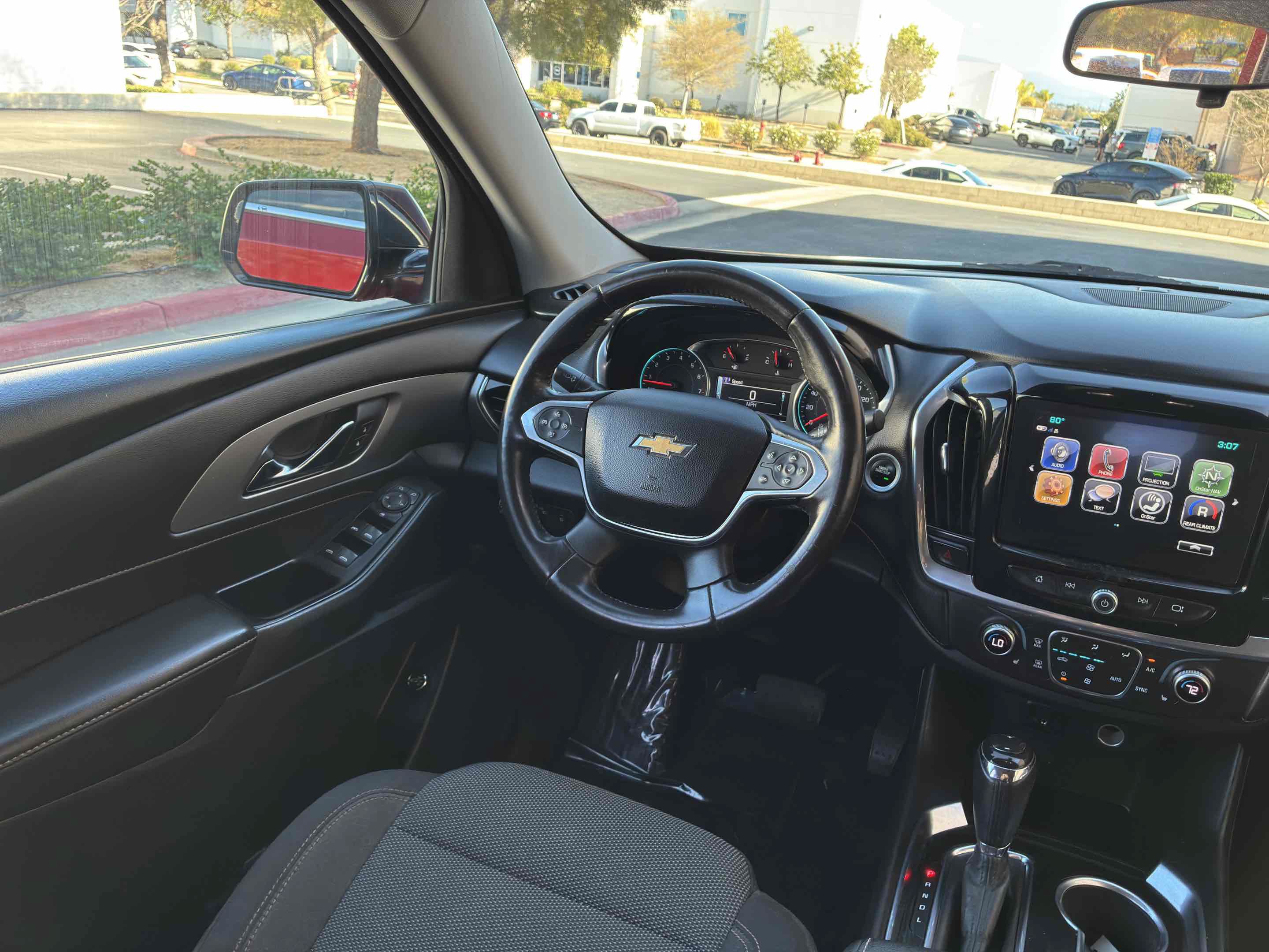 Used 2018 Chevrolet Traverse LT FWD image 16