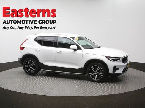 Used 2023 Volvo XC40 B5 Core AWD/4WD image 48
