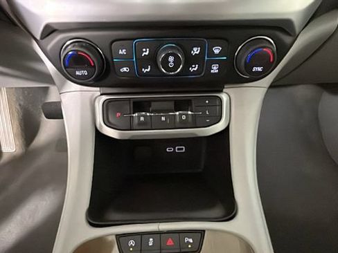 Used 2022 GMC Acadia SLE w/ LPO, Cargo Package AWD/4WD image 23