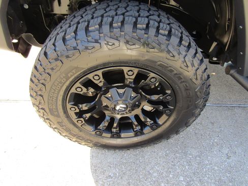 Used 2024 Jeep Wrangler Sport image 9