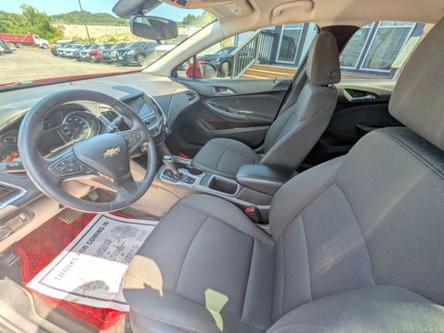 Used 2017 Chevrolet Cruze LT w/ Convenience Package FWD image 15