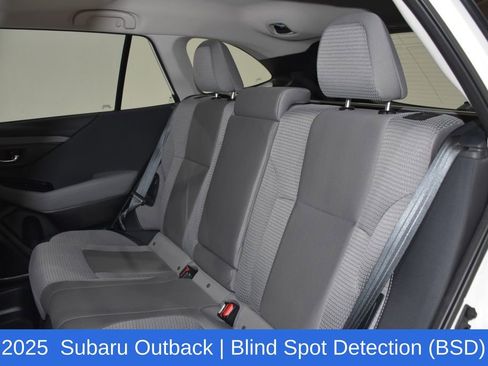 Used 2025 Subaru Outback Premium image 27