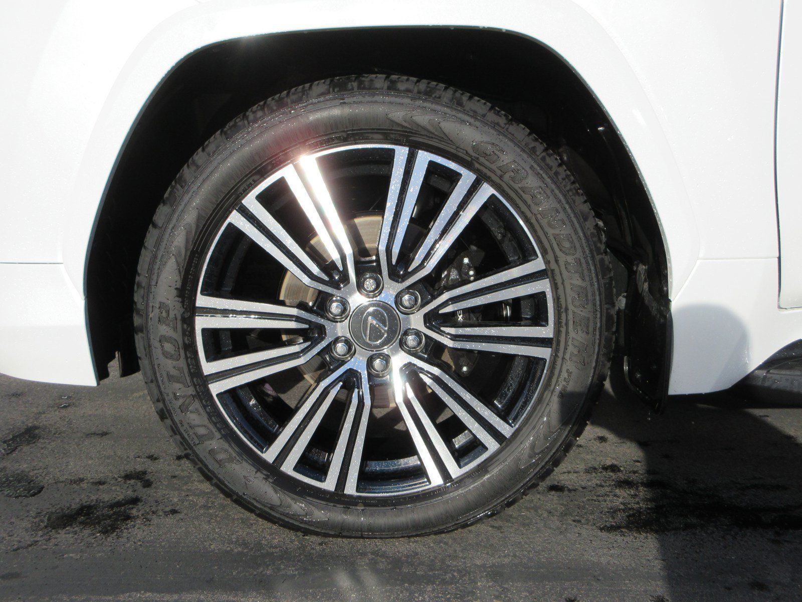 Used 2024 Lexus LX 600 4WD w/ Appearance Package image 18