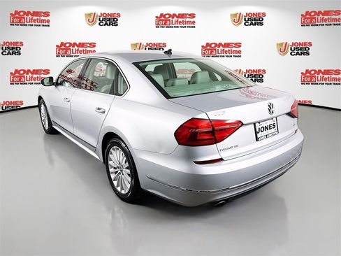 Used 2016 Volkswagen Passat 1.8T SE image 2
