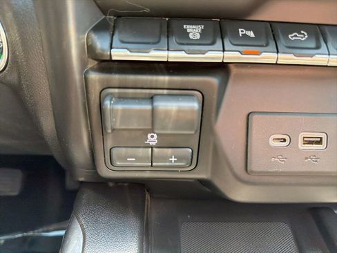 Used 2022 Chevrolet Silverado 3500 High Country AWD/4WD image 36