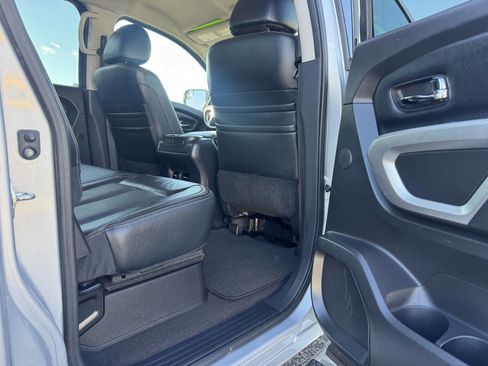 Used 2017 Nissan Titan SL image 34