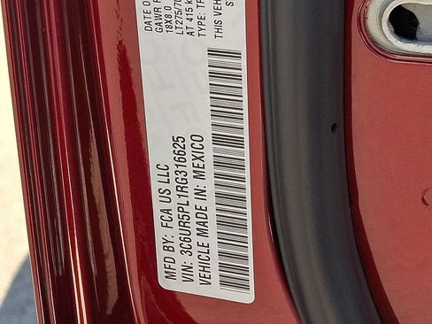 Used 2024 RAM 2500 Limited image 30