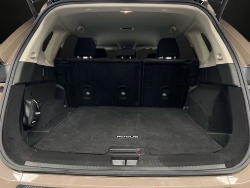 Used 2025 Nissan Rogue SV image 39