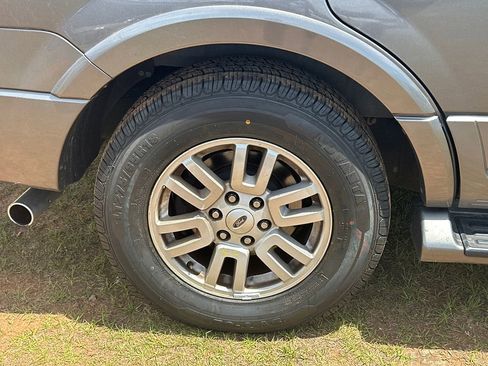 Used 2013 Ford Expedition Limited AWD/4WD image 17