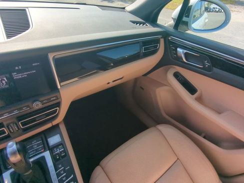 Used 2019 Porsche Macan AWD/4WD image 18