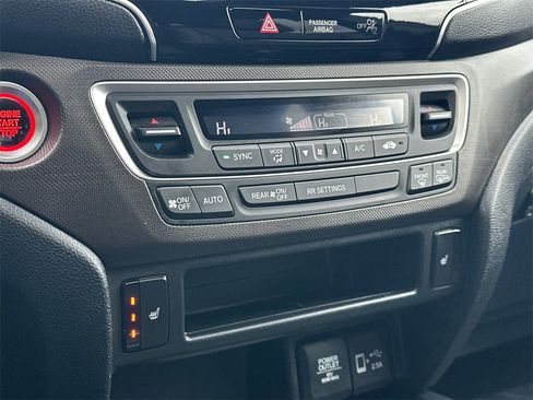 Used 2023 Honda Passport TrailSport image 31