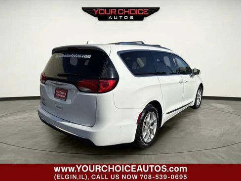 Used 2019 Chrysler Pacifica Touring-L Plus w/ Advanced Safetytec Group FWD image 8