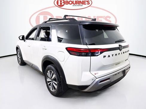 Used 2023 Nissan Pathfinder SL w/ Black Appearance Package AWD/4WD image 8