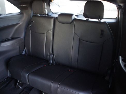Used 2026 Toyota Sienna Limited AWD/4WD image 10