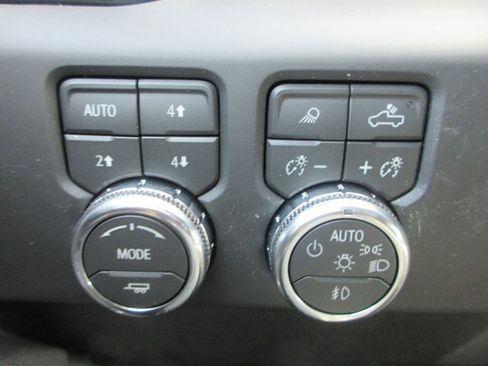 New 2026 GMC Sierra 2500 AT4 image 18