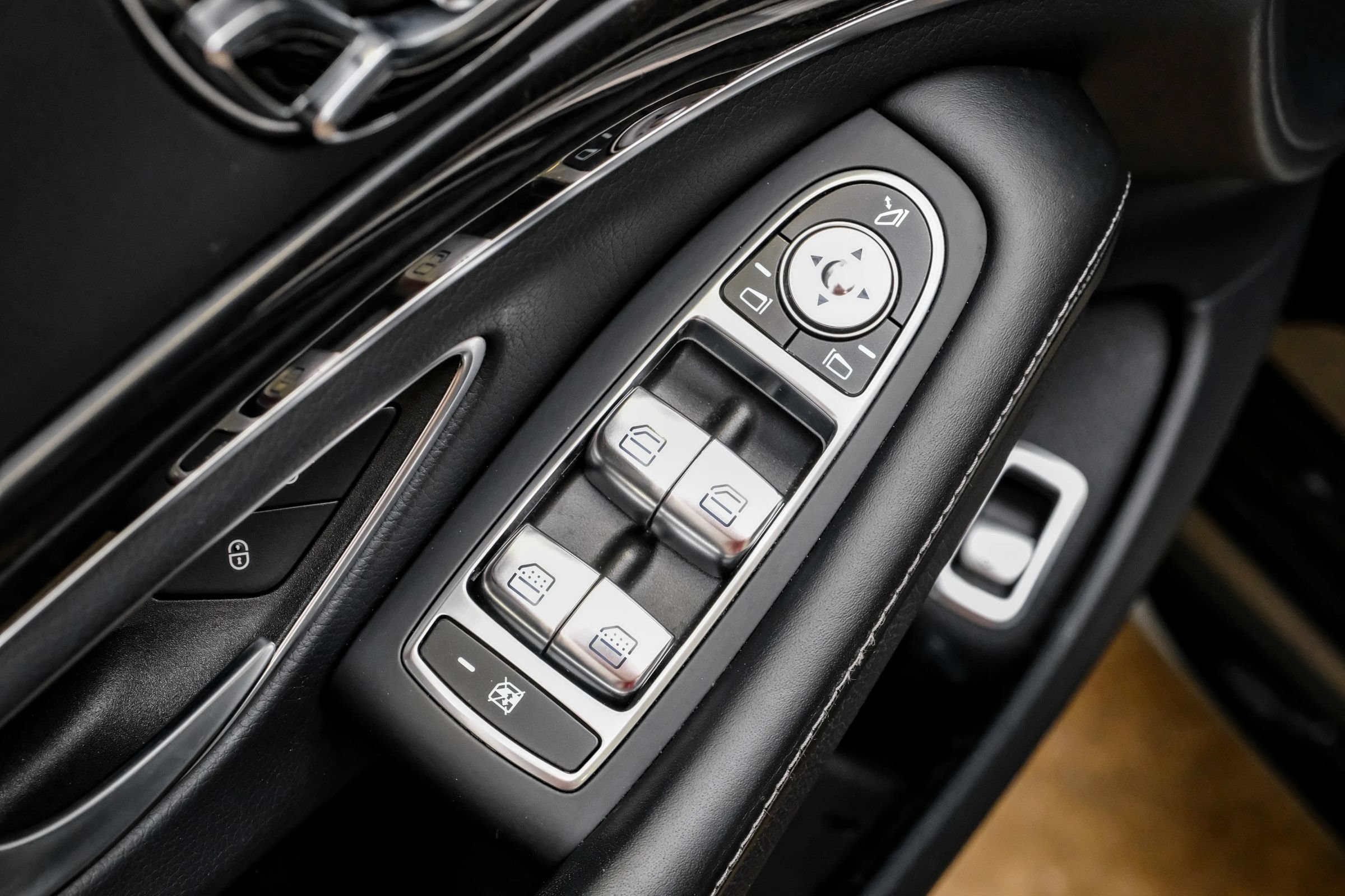 Used 2020 Mercedes-Benz S 560 Sedan image 40