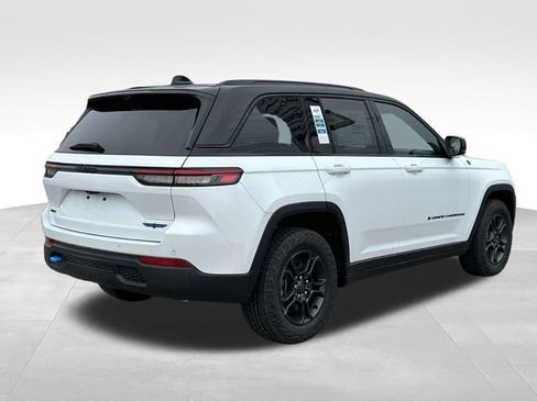 New 2024 Jeep Grand Cherokee Trailhawk w/ Luxury Tech Group III image 7