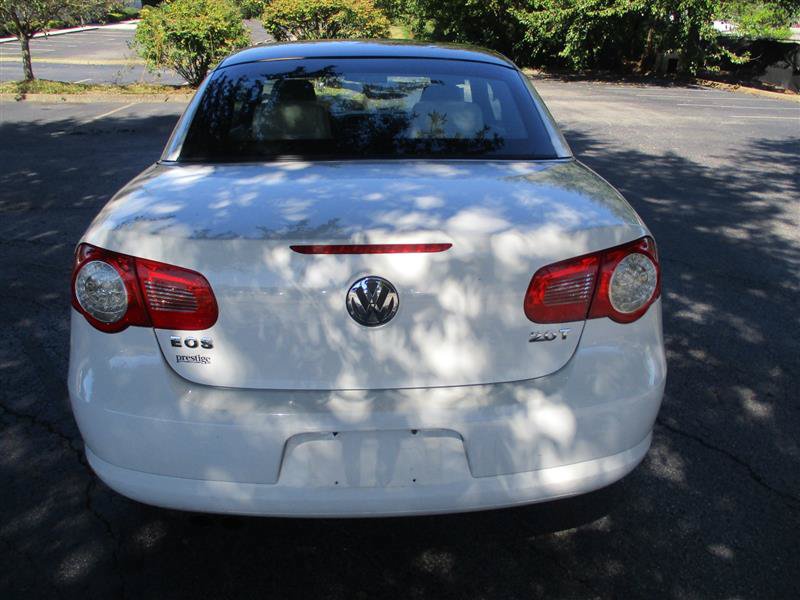 Used 2010 Volkswagen Eos Komfort FWD image 19