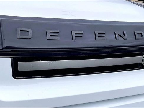 Used 2023 Land Rover Defender 110 X-Dynamic SE image 27
