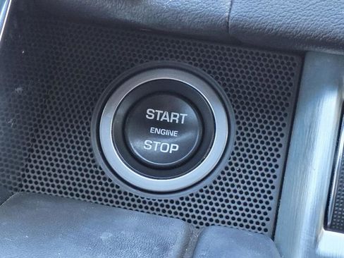 Used 2020 Land Rover Range Rover HSE image 24