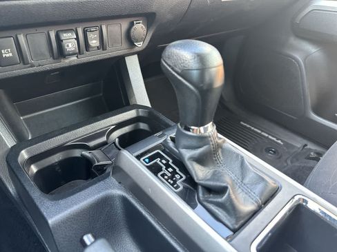 Used 2019 Toyota Tacoma SR5 RWD image 30