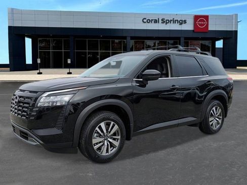 New 2026 Nissan Pathfinder SL image 1