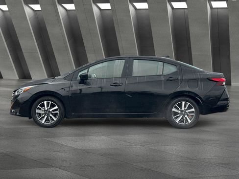 Used 2025 Nissan Versa SV image 7