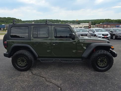Used 2021 Jeep Wrangler Unlimited Rubicon w/ LED Lighting Group AWD/4WD image 9