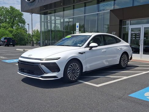 Used 2025 Hyundai Sonata SEL FWD image 3