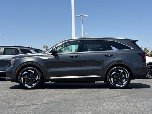 Certified 2025 Kia Sorento EX AWD/4WD image 6
