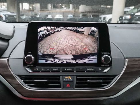 Used 2024 Nissan Altima 2.5 SV image 24