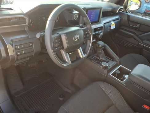 New 2026 Toyota 4Runner SR5 AWD/4WD image 4