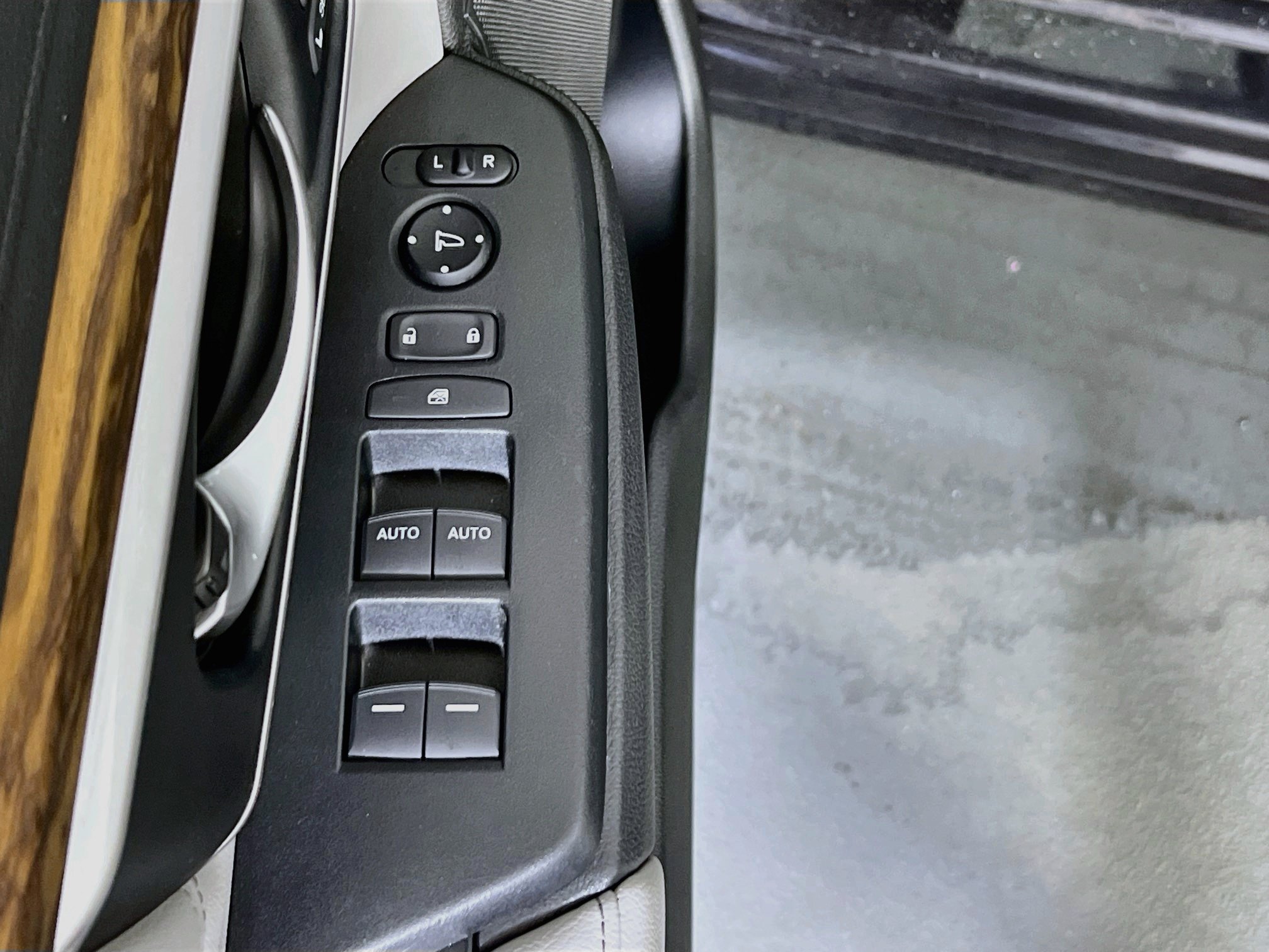 Used 2018 Honda CR-V EX-L image 17