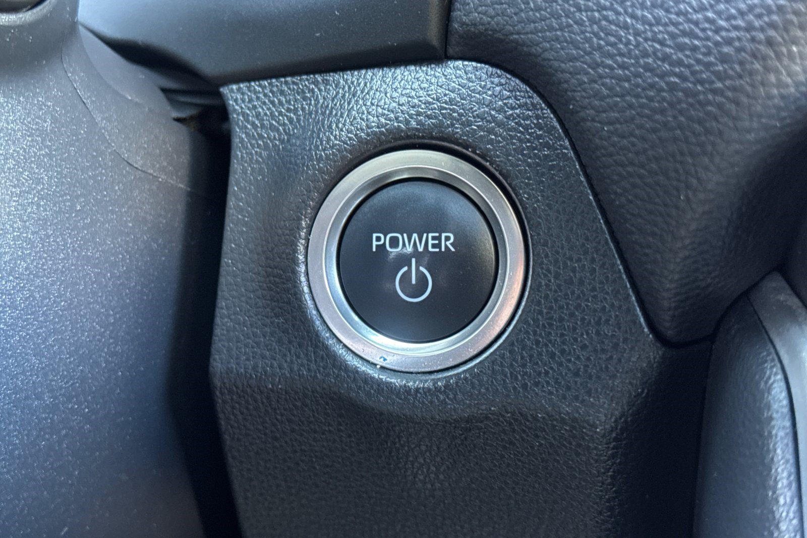 Used 2025 Toyota RAV4 SE AWD/4WD image 17