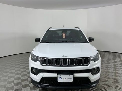 Used 2023 Jeep Compass Latitude image 2