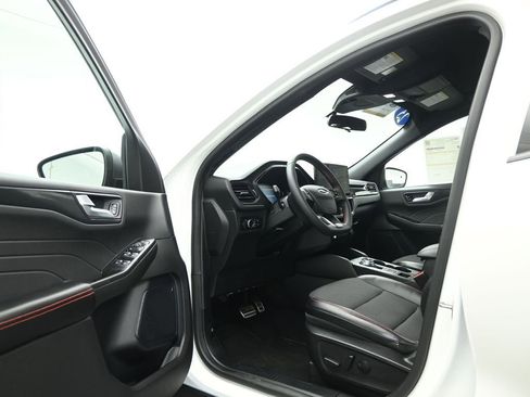 Certified 2023 Ford Escape ST-Line w/ Tech Pack #1 image 9