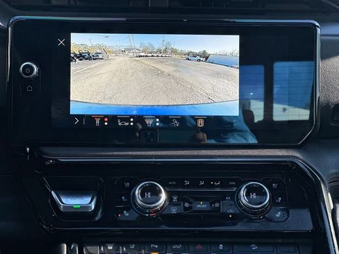 Used 2024 GMC Sierra 2500 AT4 w/ AT4 Preferred Package image 6