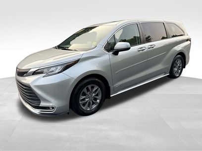 Certified 2021 Toyota Sienna XLE