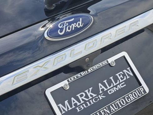 Used 2019 Ford Explorer Limited w/ Ford Safe & Smart Package AWD/4WD image 11