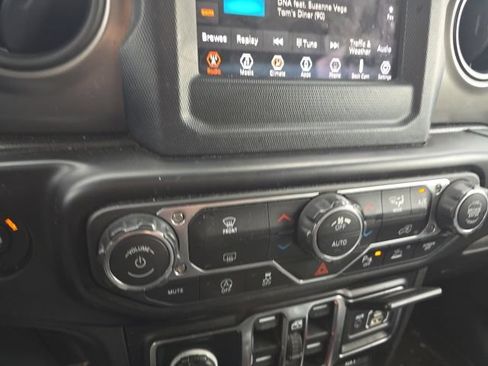 Used 2021 Jeep Wrangler Unlimited Sport AWD/4WD image 12
