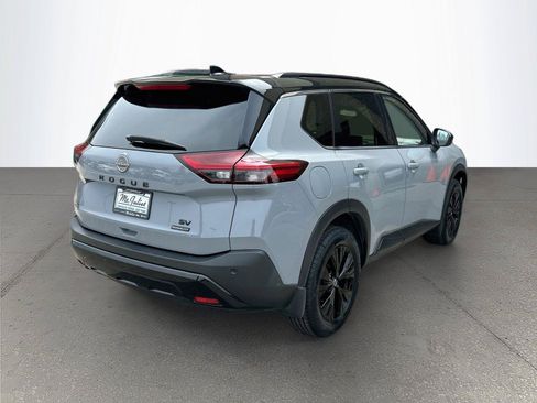 Used 2023 Nissan Rogue SV w/ SV Premium B Package FWD image 4