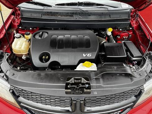 Used 2018 Dodge Journey Crossroad w/ Driver Convenience Group image 32